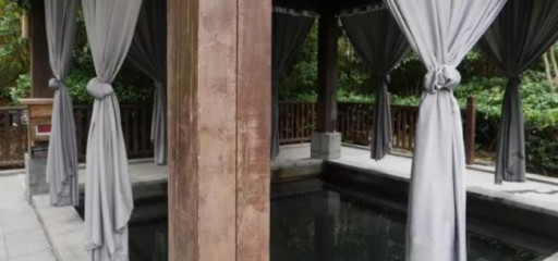 Magical Guizhou: Cliff Hot Spring Quickens the Heartbeat