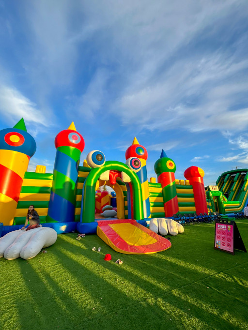 FUNBOX® Says Goodbye to Mesa After Entertaining Over 20,000 Local Families and Making a Big Donation to Sunshine Acres