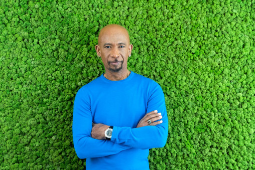 Montel Williams Partners With Brothers Grimm Seeds to Release "Montel’s Dream Widow"