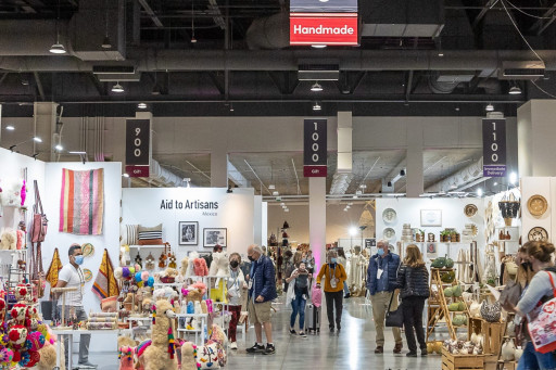 Absolutely Fabulous Walks a Marathon for Its Customers' Shopping Experience